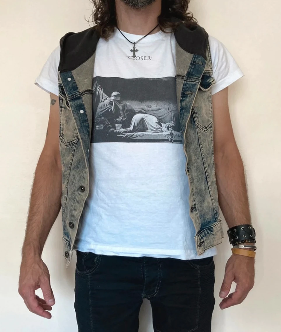 Veste jean sans manches avec capuche Divided by H&M taille M.